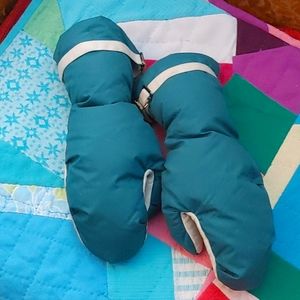 Gerry Weber Teal Mittens with White Accents